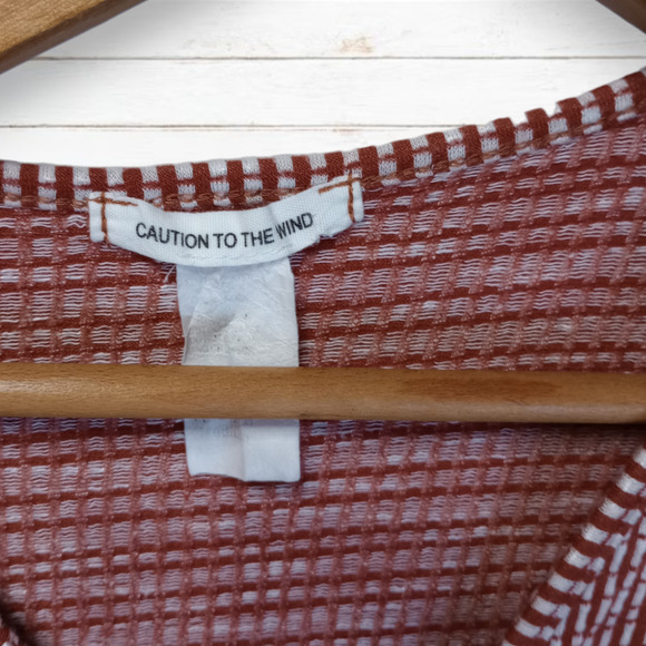 CAUTION To The Wind Burnt Orange‎ White Long Sleeve Cross Over VNeck Blouse M - Picture 4 of 8